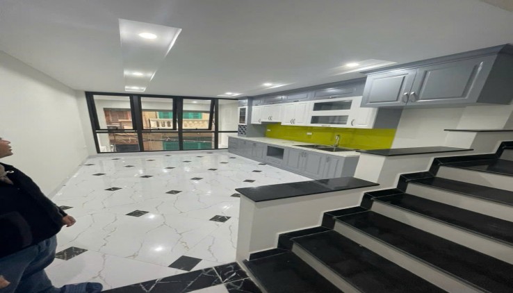 Siêu vip bán nhà Phố Nguyễn Cảnh Dị, Hoàng Mai, 7 tầng x 40m2, Thang máy, 15m ra ô tô, 12,3 tỷ